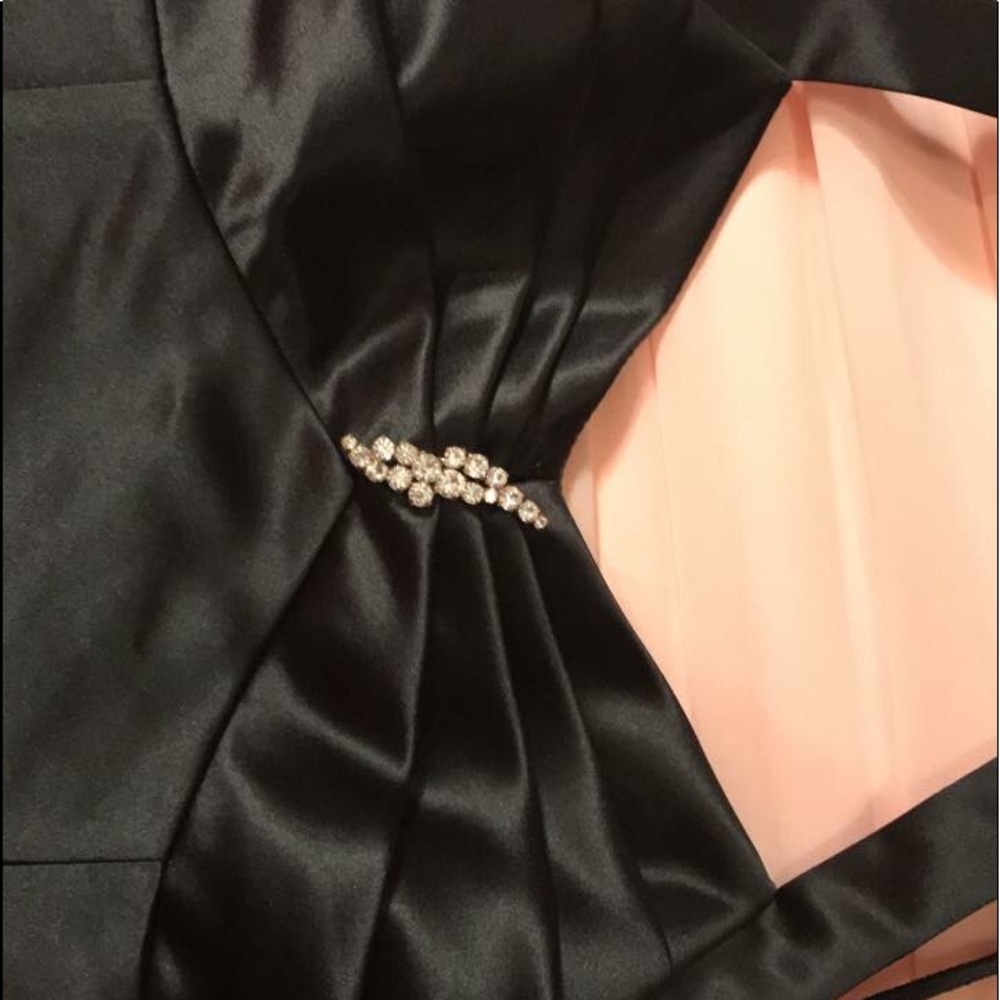 Homecoming/Prom Dress - Picture 3 of 3